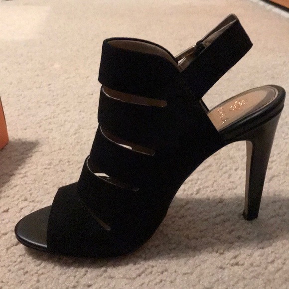 Black strappy heels - Picture 2 of 4